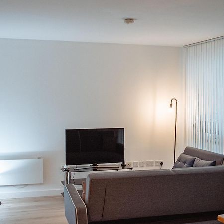 Central & Spacious, Sleeps 8, Perfect For Groups Leeds  Bagian luar foto