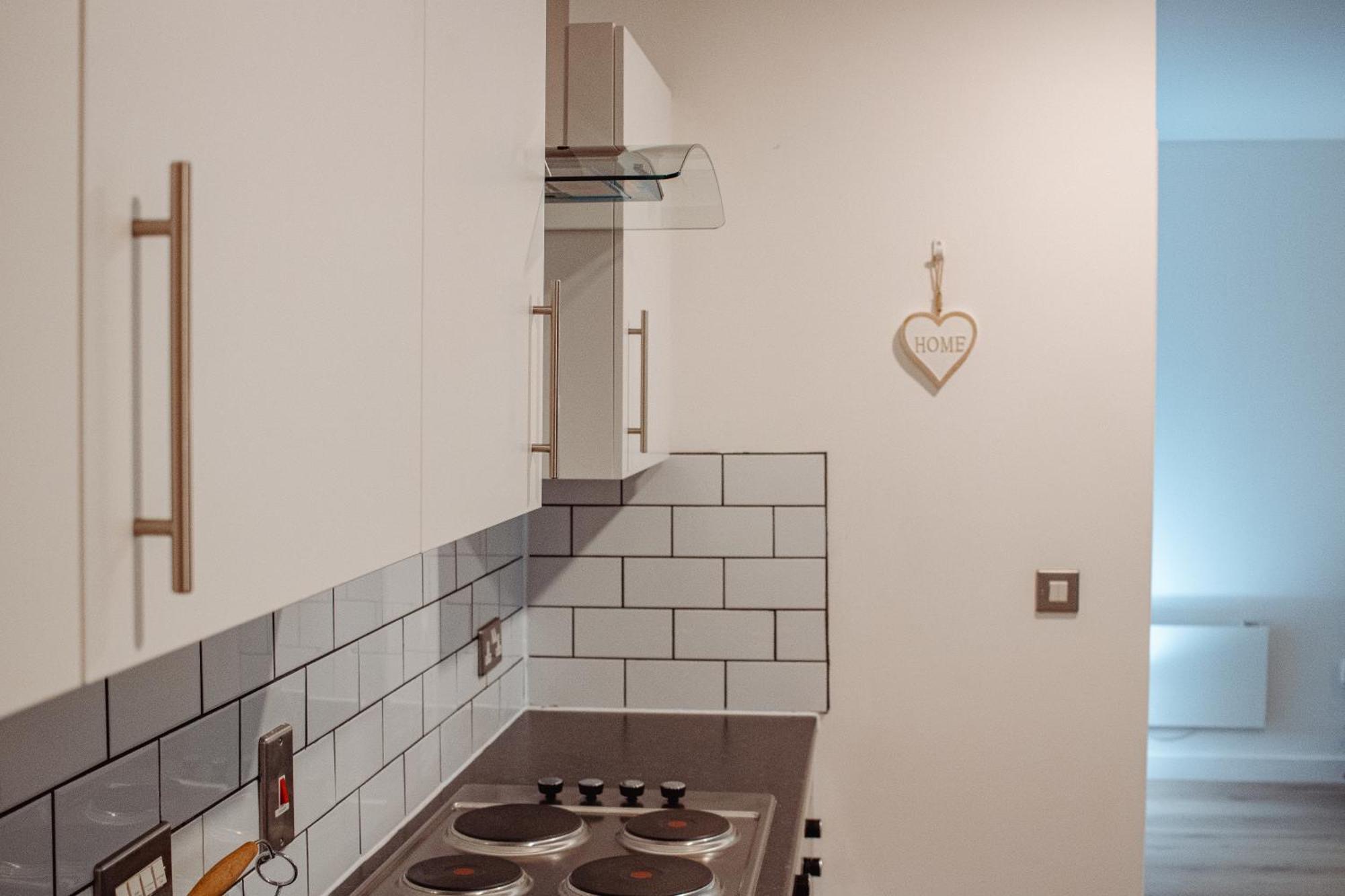 Central & Spacious, Sleeps 8, Perfect For Groups Leeds  Bagian luar foto