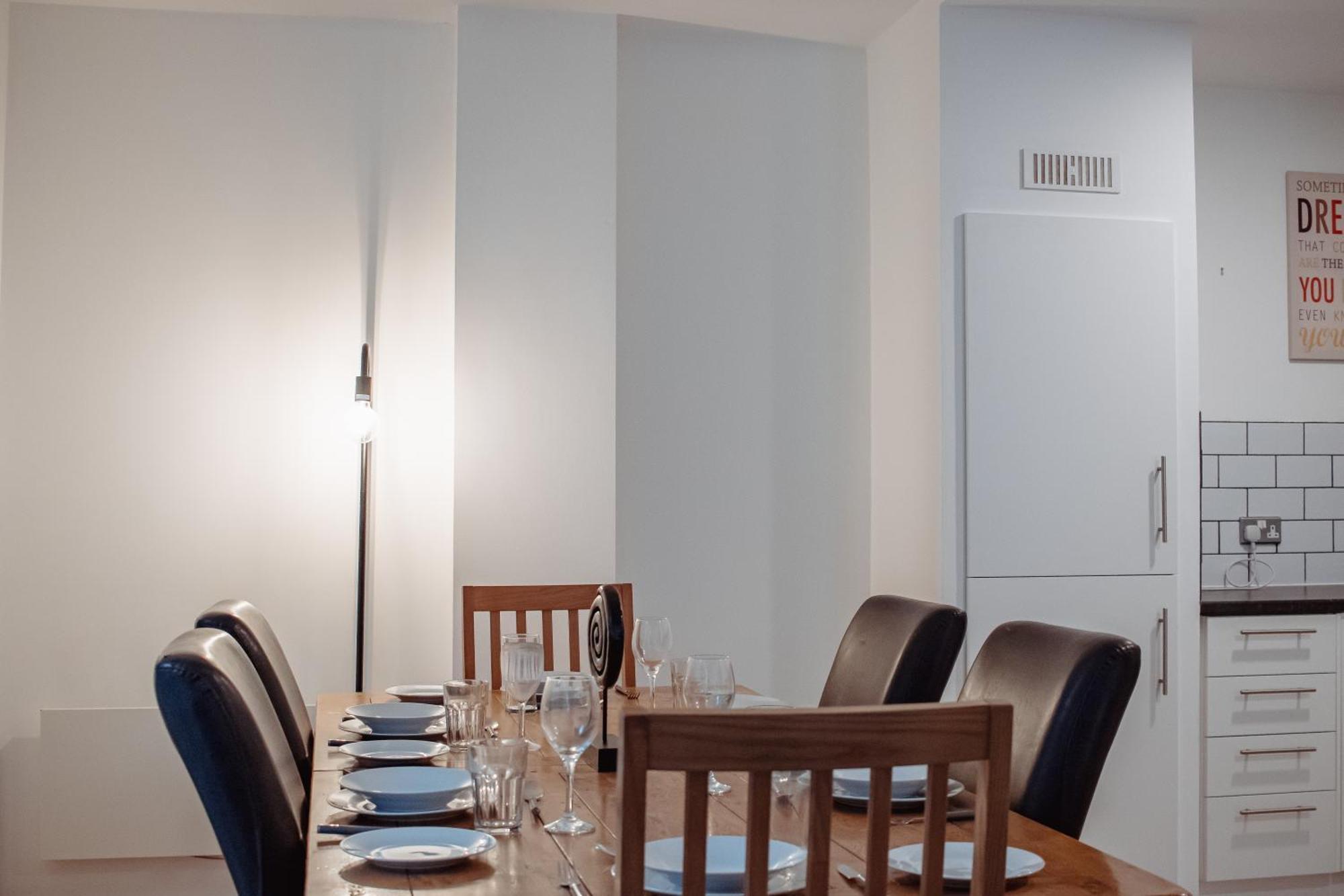 Central & Spacious, Sleeps 8, Perfect For Groups Leeds  Bagian luar foto
