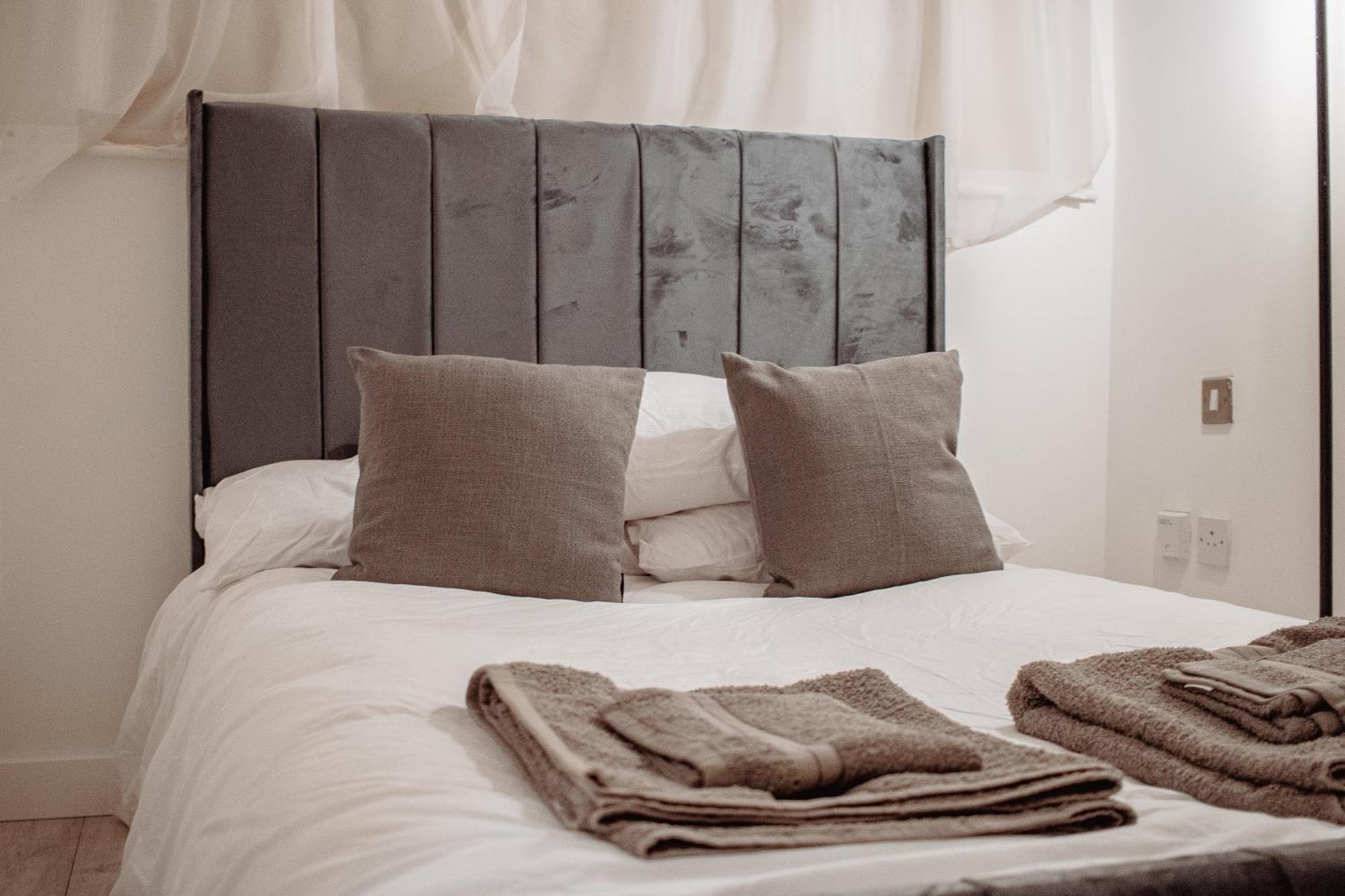 Central & Spacious, Sleeps 8, Perfect For Groups Leeds  Bagian luar foto