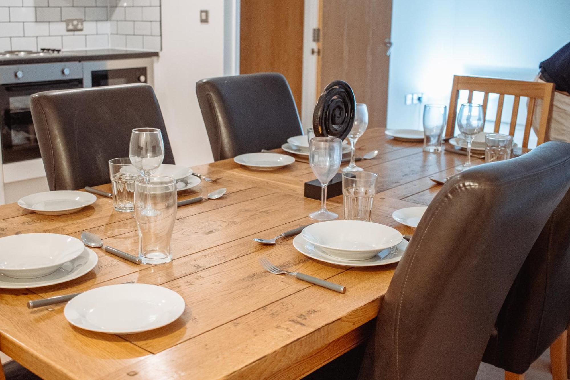 Central & Spacious, Sleeps 8, Perfect For Groups Leeds  Bagian luar foto