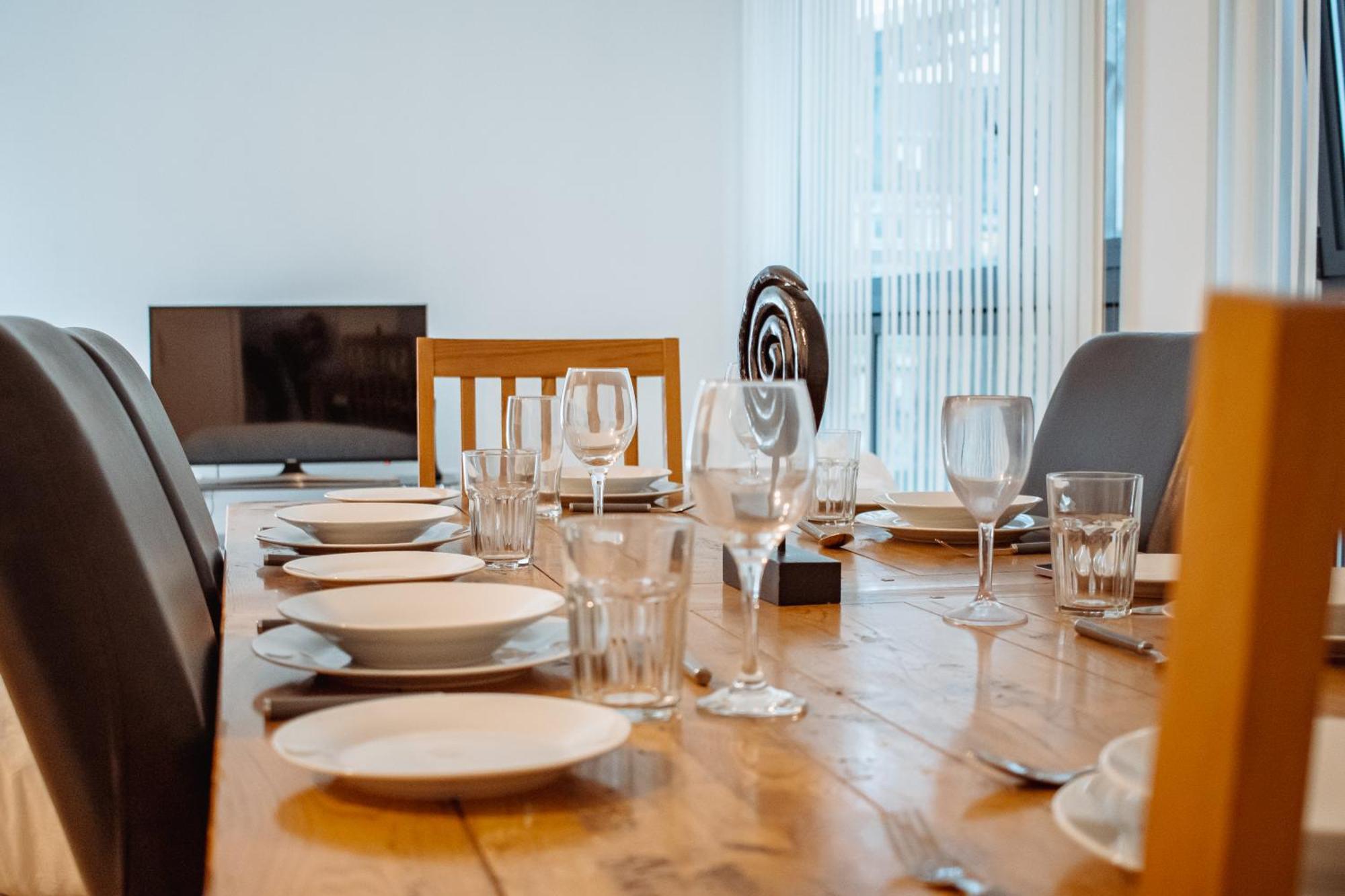 Central & Spacious, Sleeps 8, Perfect For Groups Leeds  Bagian luar foto