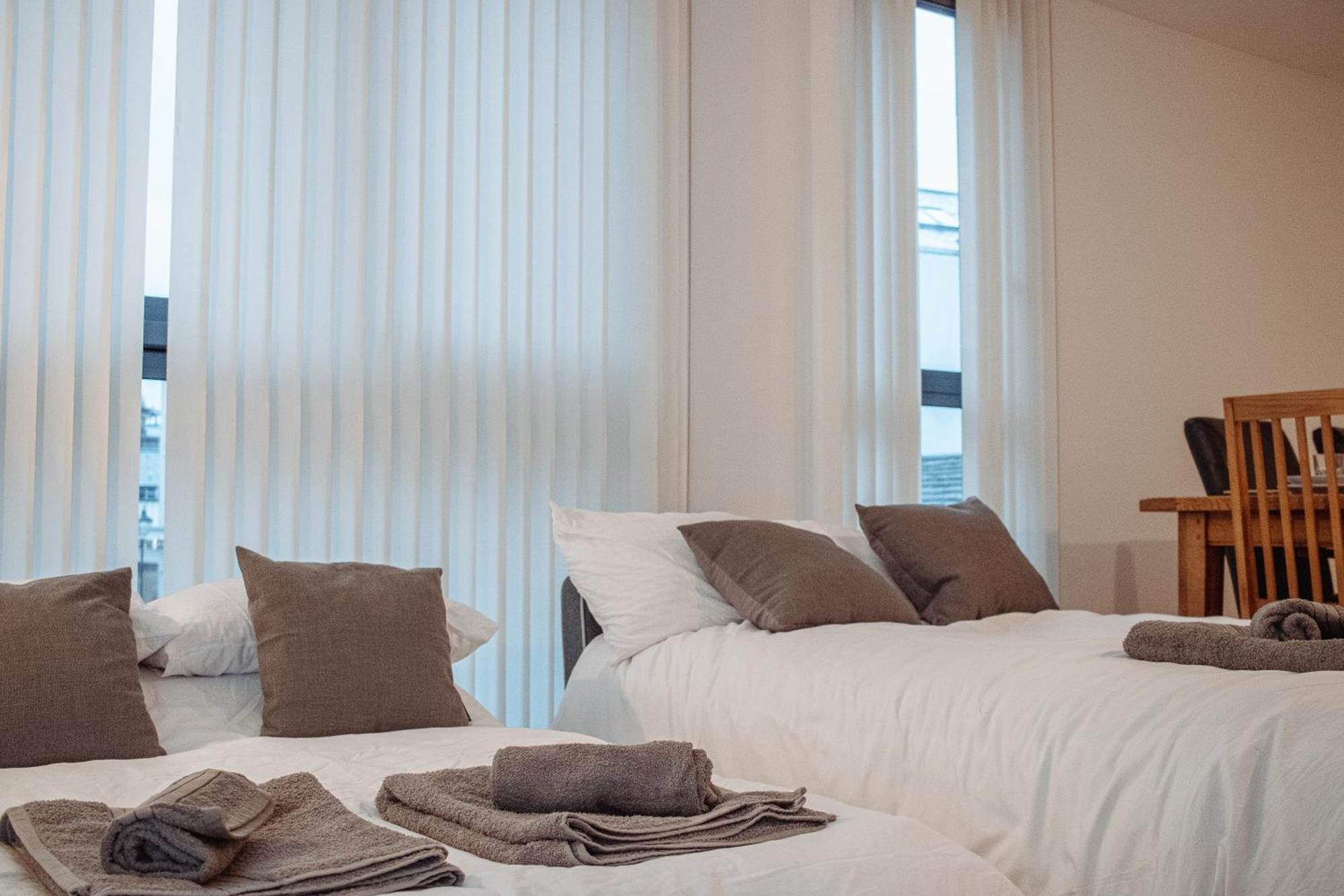 Central & Spacious, Sleeps 8, Perfect For Groups Leeds  Bagian luar foto